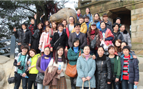 泛亚电竞集团组织2012年国际三八妇女节登山活动
